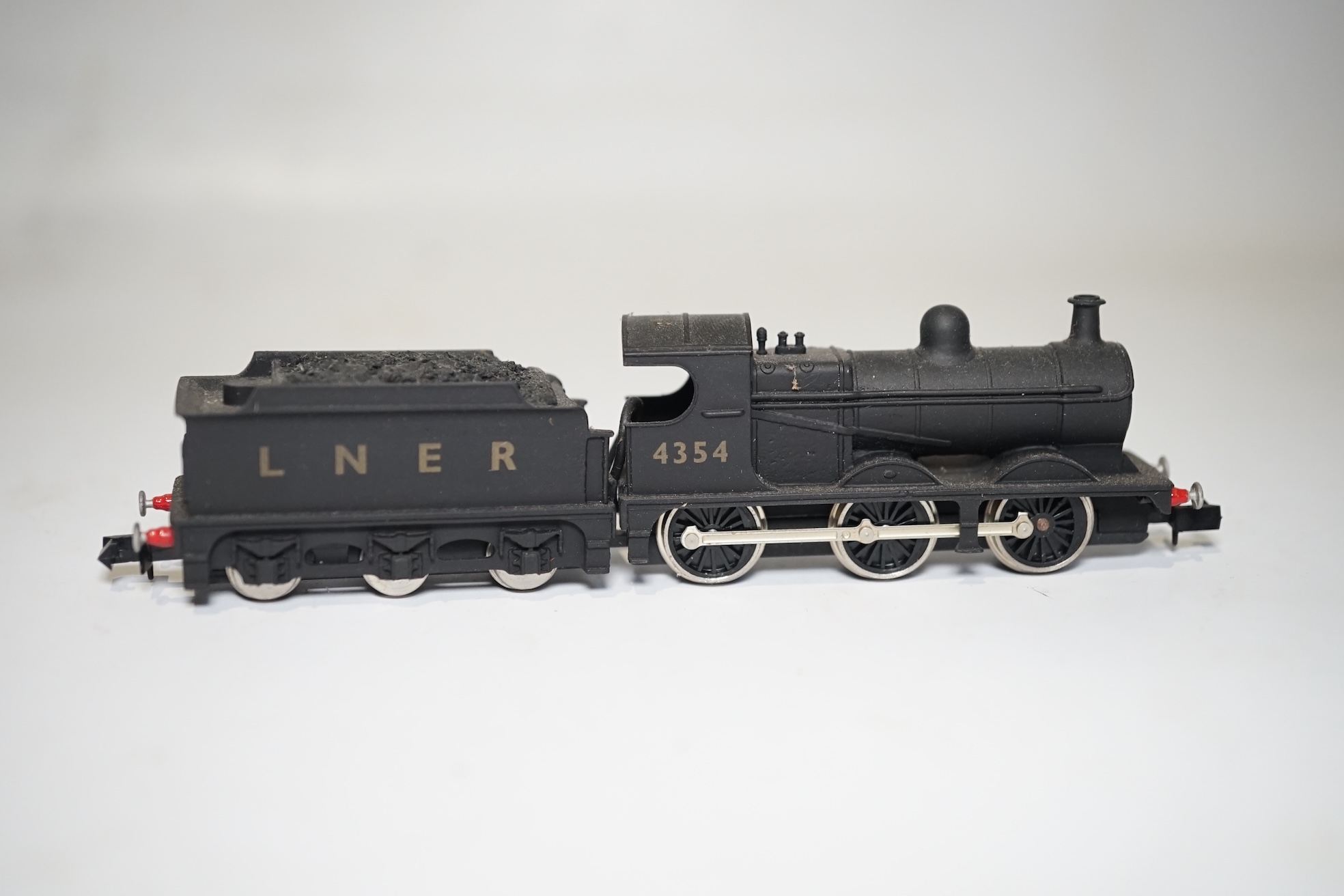 Three boxed Union Mills Models N gauge railway LNER locomotives; a Class J11, 4354, a Class J39, 2943, and a Class J38, 5919. Condition - good.